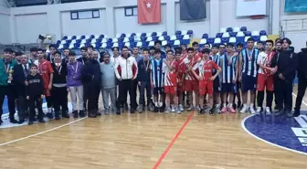 Mümtaz Turhan Proje Anadolu Lisesi Basketbol Takımı Liseler Arası Turnuvada Şampiyon Oldu