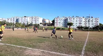 Mersin'de Kurtuluş Kupası Geleneksel Kurumlar Arası Futbol Turnuvası devam ediyor