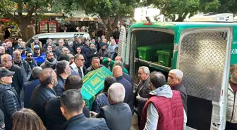 İstanbul'da trafik kazasında hayatını kaybeden pilot Mersin'de toprağa verildi