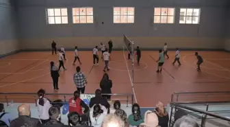 Halkapınar'da Kurumlar Arası Voleybol Turnuvası Tamamlandı