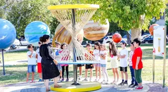 İzmir'e Matematik ve Zeka Oyunları Parkı ve Livaneli Kütüphanesi