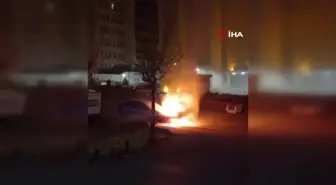 Elazığ'da otomobil alev alev yandı