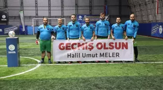 Kurumlar Arası Spor Şöleni'nde futbolcular hakem formasıyla sahaya çıktı
