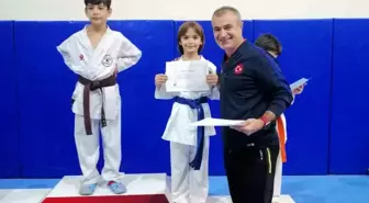 Kemer Belediyesi Karate Takımı 14 madalya kazandı