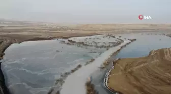 Soğuk hava Kars barajını dondurdu