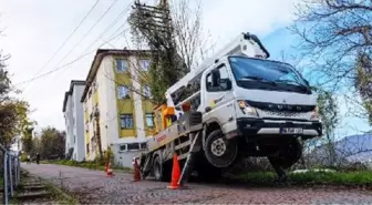 Başkent EDAŞ, Batı Karadeniz'de kuvvetli fırtına ve kar yağışı uyarısı üzerine teyakkuza geçti