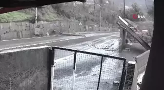 Zonguldak'ta Fırtına Sonucu Garajın Çatısı Uçtu