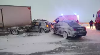 Kars'ın Susuz ilçesinde zincirleme trafik kazası: 4 yaralı