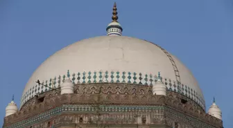 Pakistan'daki Şah Rükn-i Alem Türbesi asırlara meydan okuyor