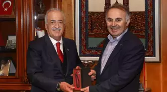 Ensar Vakfı Genel Başkanı ve Feyzullah Kıyıklık Atatürk Üniversitesi Rektörü'nü ziyaret etti