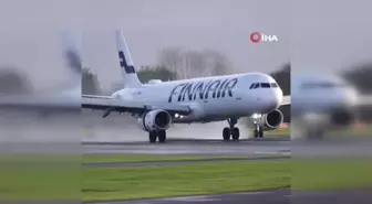 Manchester Havalimanı'nda Pia Fırtınası nedeniyle uçak savruldu