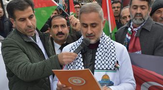 Van'da sağlık çalışanları sessiz yürüyüşe devam ediyor