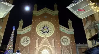 İstanbul'da Saint Antuan Kilisesi'nde Noel Ayini düzenlendi