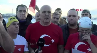 'Sarayburnu Fatihleri' Gazze'de yaşananlara dikkat çekmek için yüzdü