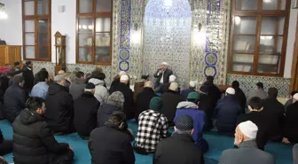 İSTANBUL'DA ŞEHİTLER İÇİN CAMİLERDE DUA EDİLDİ