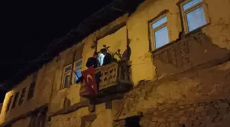 Ünlü isimlerden, yürekleri yangın yerine çeviren 12 şehidimiz için paylaşım: Canlarımız gitti