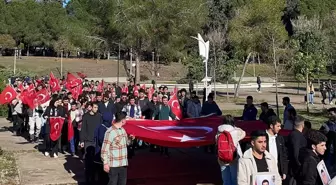 Adana'da Şehit Olan Askerler İçin Üniversite Öğrencilerinden Yürüyüş