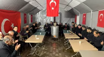 Almus Kaymakamı, şehit Karaca için kurulan taziye çadırını ziyaret etti