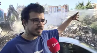 ESENYURT'TA  YIKIM SIRASINDA BİNA CADDEYE ÇÖKTÜ -1