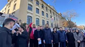 Kadir Has Üniversitesi, akademisyenin mescide ayakkabıyla girdiği iddialarını incelemeye aldı