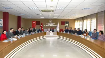 Karaman Valisi İl Sağlık Müdürlüğü'nü ziyaret etti