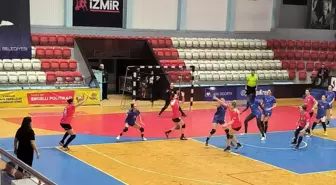 Konyaaltı Belediye Spor Kadın Hentbol Takımı İzmir Büyükşehir Belediyesi'ni mağlup etti