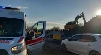 Diyarbakır'da kum ocağı inşaatında istinat duvarı çöktü: 1 işçi yaralı, 1 işçi hala göçük altında