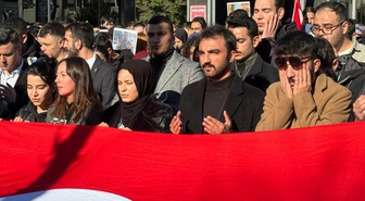 Marmara Üniversitesi öğrencileri şehit askerler için yürüdü