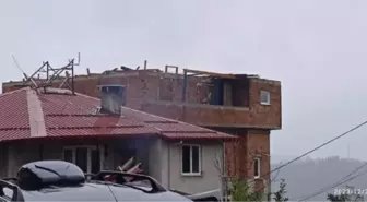 Rize'de Fırtına Sonucu 82 Yapının Çatısı Uçtu