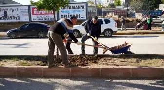 Adıyaman Belediyesi Yeşil Alan Düzenleme Çalışmalarına Devam Ediyor