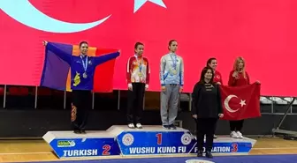 Yunusemre Belediyespor'un milli wushucusu Afra Betül Çetinkaya bronz madalya kazandı