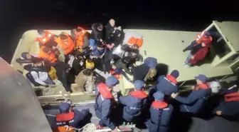 Çanakkale'de 44 kaçak göçmen ve 1 kaçakçı yakalandı