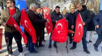 Çorum Belediyesi, terör saldırılarına tepki göstermek ve Mehmetçiğe destek olmak amacıyla şehri bayraklarla donatıyor