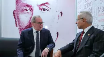 Ulaştırma ve Altyapı Bakanı Abdülkadir Uraloğlu, Samsun Büyükşehir Belediyesi standını ziyaret etti