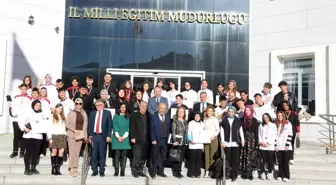 Kütahya İl Milli Eğitim Müdürü, Gastronomi Festivali'nde başarı gösteren öğrencileri ağırladı