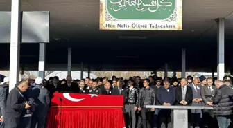 Pençe-Kilit Harekat Bölgesi'nde şehit olan Piyade Sözleşmeli Er Emre Taşkın son yolculuğuna uğurlandı