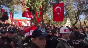 Pençe-Kilit Harekatı'nda şehit düşen Piyade Uzman Çavuş Mehmet Serinkan son yolculuğuna uğurlandı