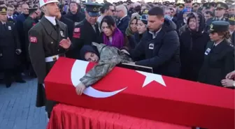 Pençe-Kilit Harekatı Şehidi Mehmet Serinkan'ın Cenazesi Tavas'ta Defnedildi