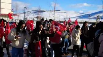 Bayburt Üniversitesi Öğrenci Konseyi ve Toplulukları Şehitlere Saygı Yürüyüşü Düzenledi