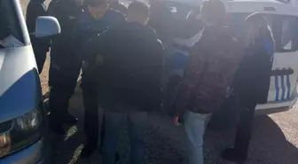 Bilecik'te Sahte Sağlık Kurumu Tanıtımı Yapan Diş Macunu Satıcıları Yakalandı