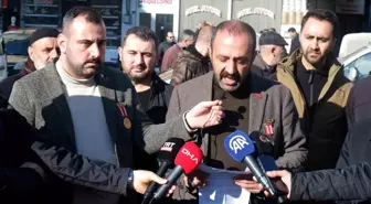 Türkiye Gaziler ve Şehit Aileleri Vakfı Erzurum Şube Başkanı Rıza Demir, DEM il binası önünde basın açıklaması yaptı