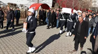 Hakkari'de kalp krizi sonucu hayatını kaybeden polis memuru toprağa verildi