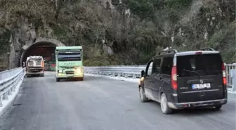 Ordu'da heyelan nedeniyle kapanan yol yeniden açıldı