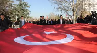 Kayseri'de öğrenciler şehitler için yürüdü