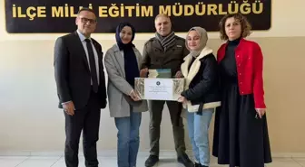 Kırıkkale Üniversitesi Bahşılı Fatma Şenses Sosyal Bilimler Meslek Yüksekokulu'ndan 'Cumhuriyet'in 100. yılında 100 öğrenciye kitap' kampanyası