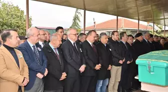 Manisa İl Emniyet Müdürü Fahri Aktaş'ın ağabeyi Adnan Aktaş son yolculuğuna uğurlandı