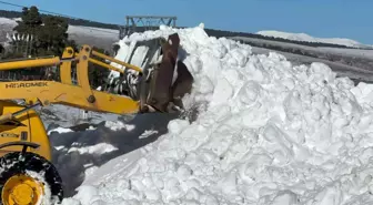 Sarıkamış Harekatı Anma Etkinlikleri İçin Kar Taşınıyor