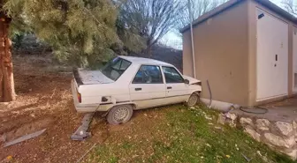 Tunceli'de Trafo Duvarına Çarpan Otomobilde Hasar Oluştu