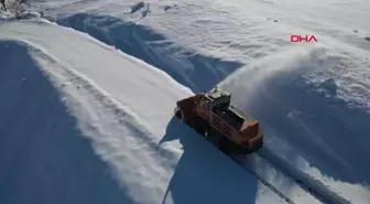 Tunceli'de Kar Yağışı Sonrası 303 Köy Yolu Ulaşıma Açıldı