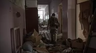 Ukrayna'da sağlık personeli zor şartlarda görev yapıyor